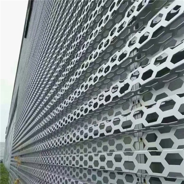 湖南氟碳鋁單板廠家?jiàn)W迪展廳4S店鋁幕墻沖孔板