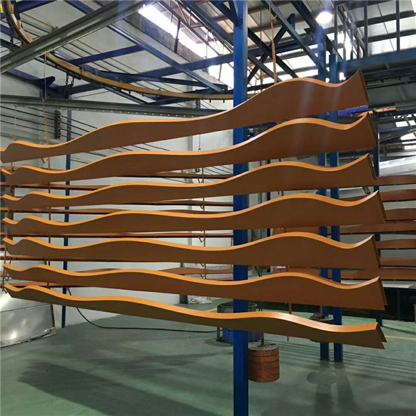 廣東弧形鋁方通廠家 造型弧形鋁方通價(jià)格 波浪形鋁方通吊頂