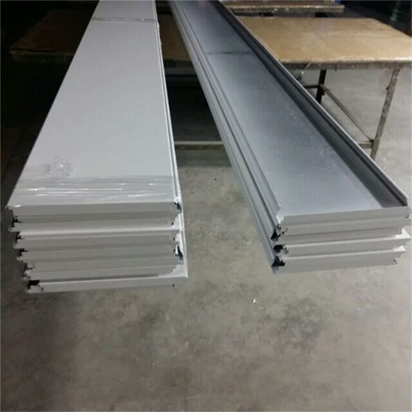 s300高邊防風(fēng)扣板加油站專用吊頂 (2)